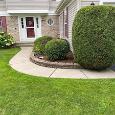 Landscaping-Block-and-Concrete-Cleaning-on-Sidewalks-in-Algonquin-IL 6